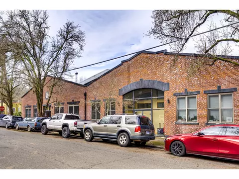2777 NW Savier St, Portland, OR 97210