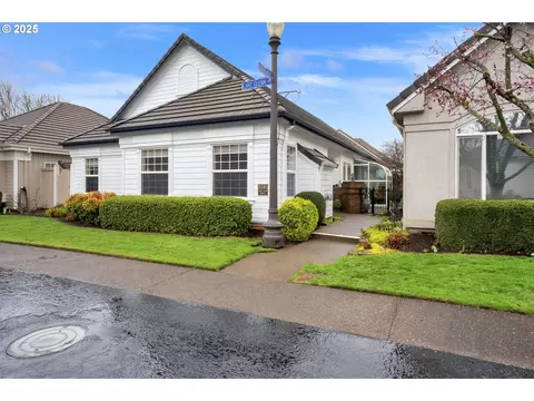 3385 Lake Glenn Dr, Eugene, OR 97408