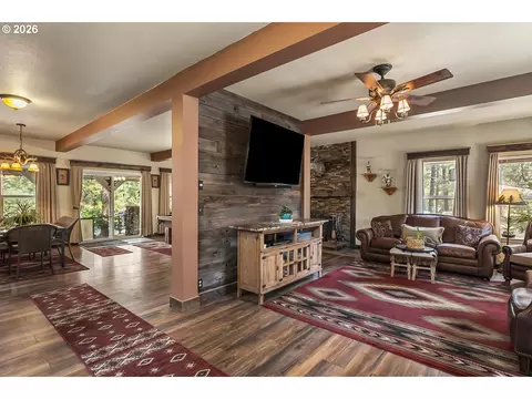 15730 Jackpine Rd, La Pine, OR 97739 photo 5
