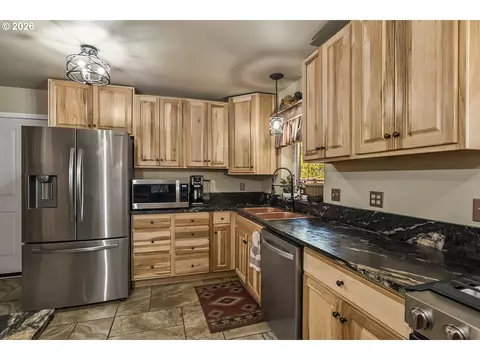 15730 Jackpine Rd, La Pine, OR 97739 photo 17