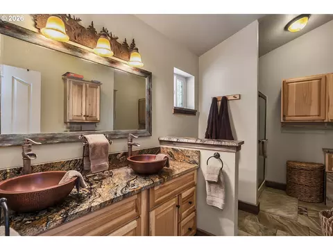 15730 Jackpine Rd, La Pine, OR 97739 photo 27
