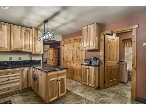 15730 Jackpine Rd, La Pine, OR 97739 photo 19