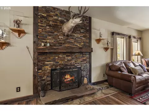 15730 Jackpine Rd, La Pine, OR 97739 photo 11