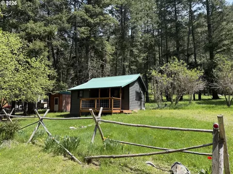 84690 Hall Ln, Wallowa Lake, OR 97846