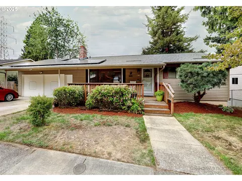785 NW Battaglia Ave, Gresham, OR 97030