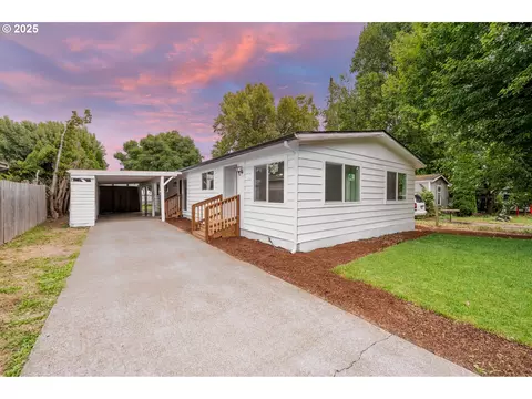 3217 Linda St, Woodburn, OR 97071