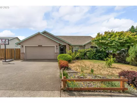 1232 E Fourth Ave, Sutherlin, OR 97479
