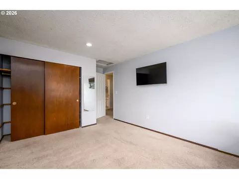 Bedroom - 2024 SW Tegart Ave, Gresham, OR 97080 photo 3 of 3