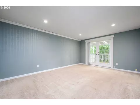Living - 2024 SW Tegart Ave, Gresham, OR 97080 photo 4 of 4