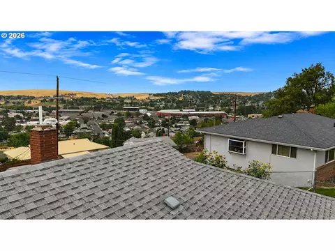 View/Area - 1721 SW Hailey Ln, Pendleton, OR 97801 photo 4 of 4