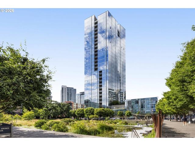 1075 NW Northrup St #514, Portland, OR 97209