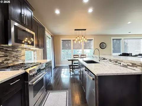 Kitchen - 61072 Manhae Loop, Bend, OR 97702 photo 2 of 4