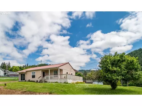 108 SE Apple St, Oakland, OR 97462