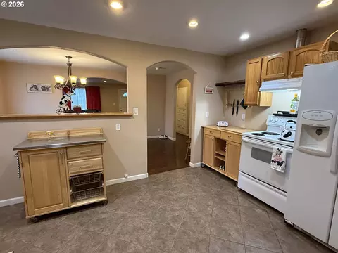 Kitchen - Undisclosed, Eugene, OR 97404 photo 3 of 4
