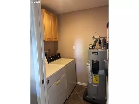 Other - Undisclosed, Eugene, OR 97404 photo 2 of 8