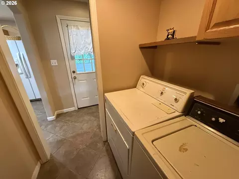 Other - Undisclosed, Eugene, OR 97404 photo 1 of 8