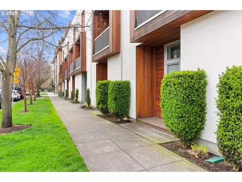 2641 NE 7th Ave #2, Portland, OR 97212