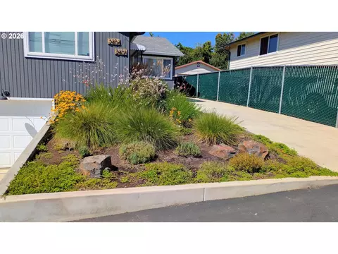Exterior - 2404 E 13th St, Vancouver, WA 98661 photo 4 of 4