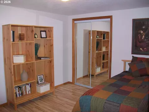 Bedroom - 2404 E 13th St, Vancouver, WA 98661 photo 4 of 4