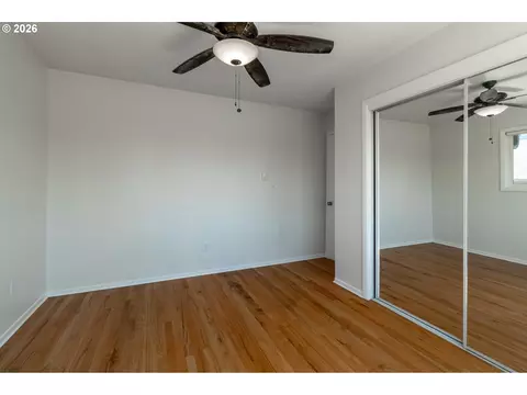 Bedroom - 2404 E 13th St, Vancouver, WA 98661 photo 2 of 4