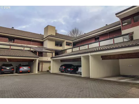 5250 S Landing Dr #304B1, Portland, OR 97239