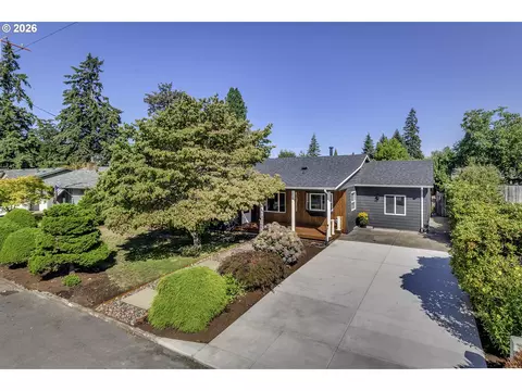352 SW 6th Ave, Canby, OR 97013