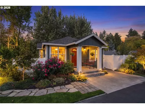 4716 SW Brugger St, Portland, OR 97219