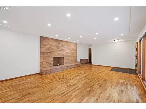 Living - 21525 SE Oak St, Gresham, OR 97030 photo 6 of 8