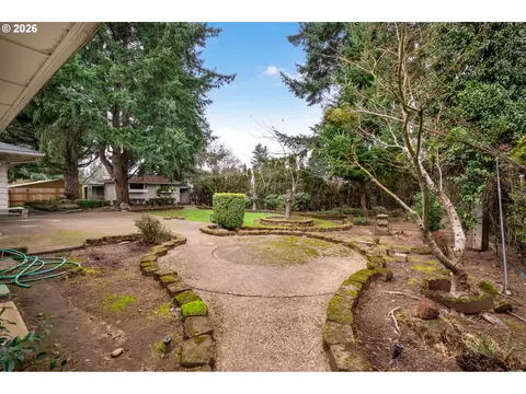 Exterior - 21525 SE Oak St, Gresham, OR 97030 photo 7 of 13