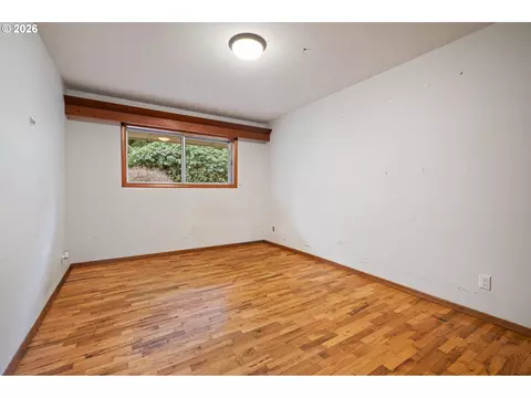 Bedroom - 21525 SE Oak St, Gresham, OR 97030 photo 1 of 5