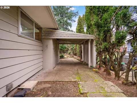 Exterior - 21525 SE Oak St, Gresham, OR 97030 photo 6 of 13