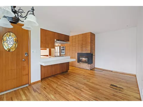 Living - 21525 SE Oak St, Gresham, OR 97030 photo 8 of 8