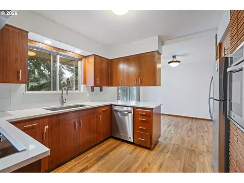 Kitchen - 21525 SE Oak St, Gresham, OR 97030 photo 5 of 10
