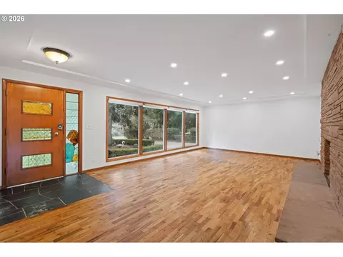 Living - 21525 SE Oak St, Gresham, OR 97030 photo 1 of 8