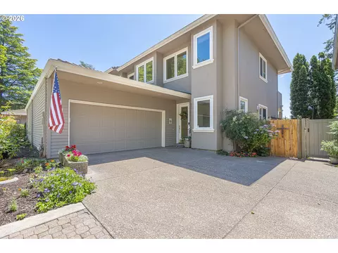 32082 SW Charbonneau Dr, Wilsonville, OR 97070