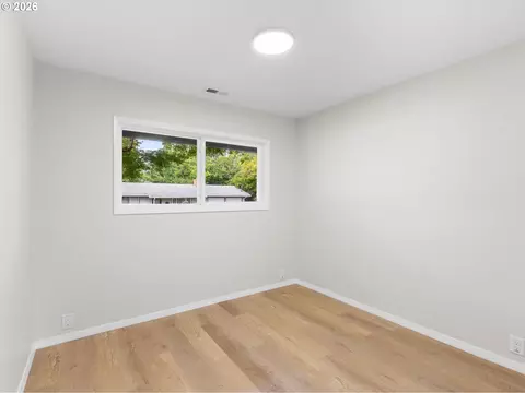 300 SE Morlan Ave, Gresham, OR 97080 photo 10