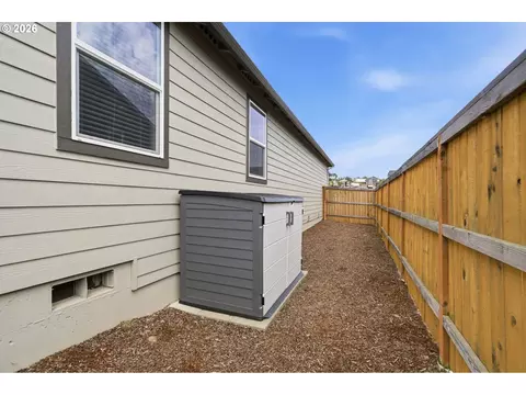 Exterior - 3493 SE Paropa Ave, Gresham, OR 97080 photo 2 of 4