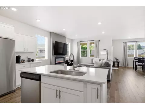 Kitchen - 3493 SE Paropa Ave, Gresham, OR 97080 photo 2 of 4