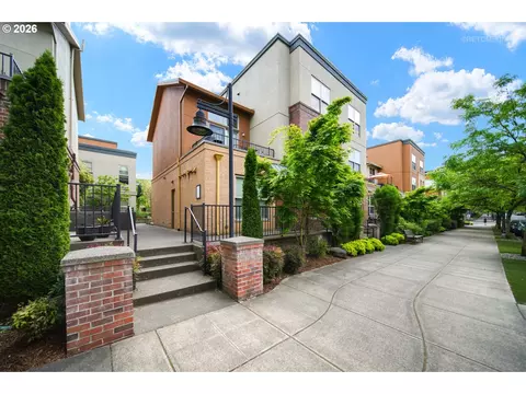 6279 NE Carillion Dr #102, Hillsboro, OR 97124