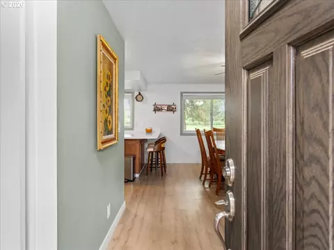 Entry Way - 987 Munkers Ct SE, Salem, OR 97317 photo 2 of 2