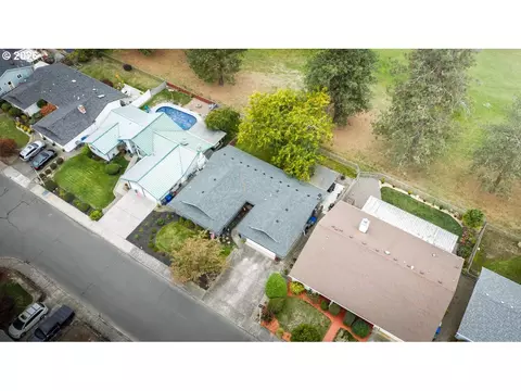 View/Area - 987 Munkers Ct SE, Salem, OR 97317 photo 2 of 4