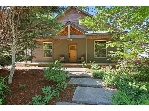 7226 5th St, Mount Hood, OR 97041