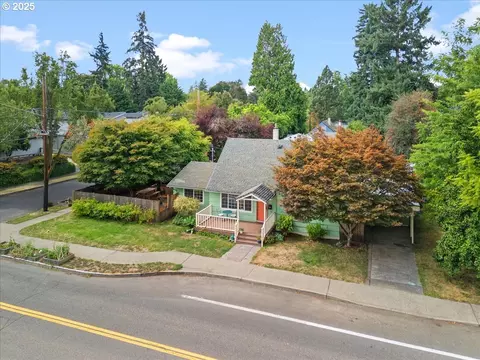 7835 SE Cesar E Chavez Blvd, Portland, OR 97202