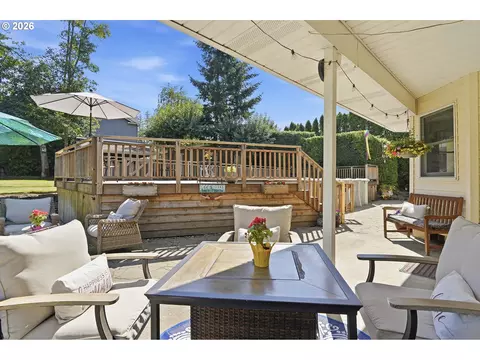 Exterior - 4700 SE Chase Rd, Gresham, OR 97080 photo 5 of 13