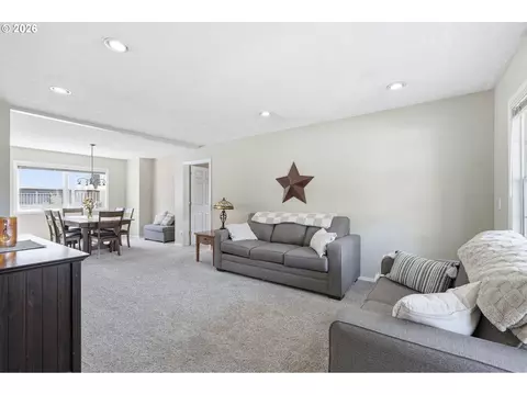 Living - 4700 SE Chase Rd, Gresham, OR 97080 photo 1 of 6