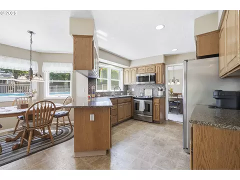 Kitchen - 4700 SE Chase Rd, Gresham, OR 97080 photo 1 of 4