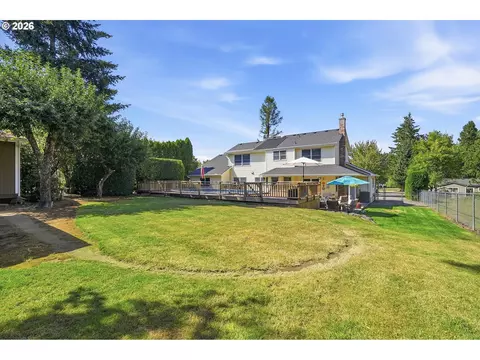 Exterior - 4700 SE Chase Rd, Gresham, OR 97080 photo 9 of 13