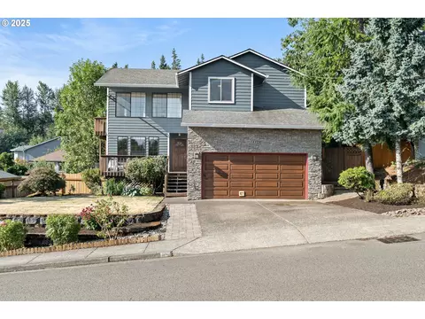 11178 SE Cranberry Loop, Clackamas, OR 97015