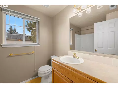 Bath - 1892 SE Condor Ave, Gresham, OR 97080 photo 2 of 2