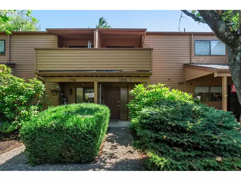 1726 Minda Dr #1, Eugene, OR 97401